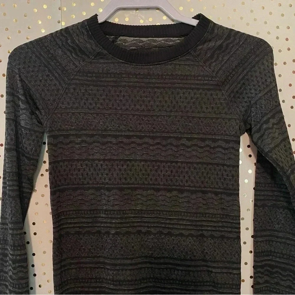 Lululemon Black & Gray Long Sleeve